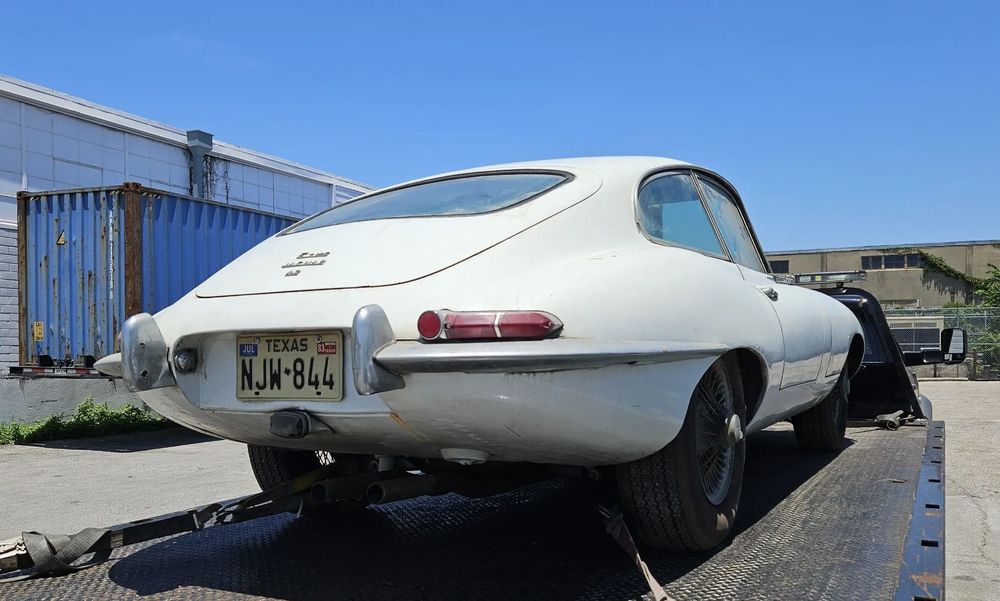 Jaguar E-Type494834062690897923