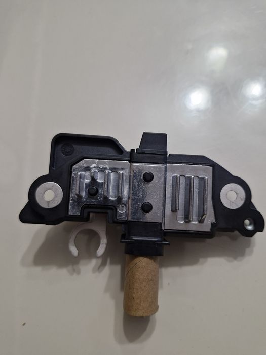 Реле зарядки генератора Bosch Шкода Тур