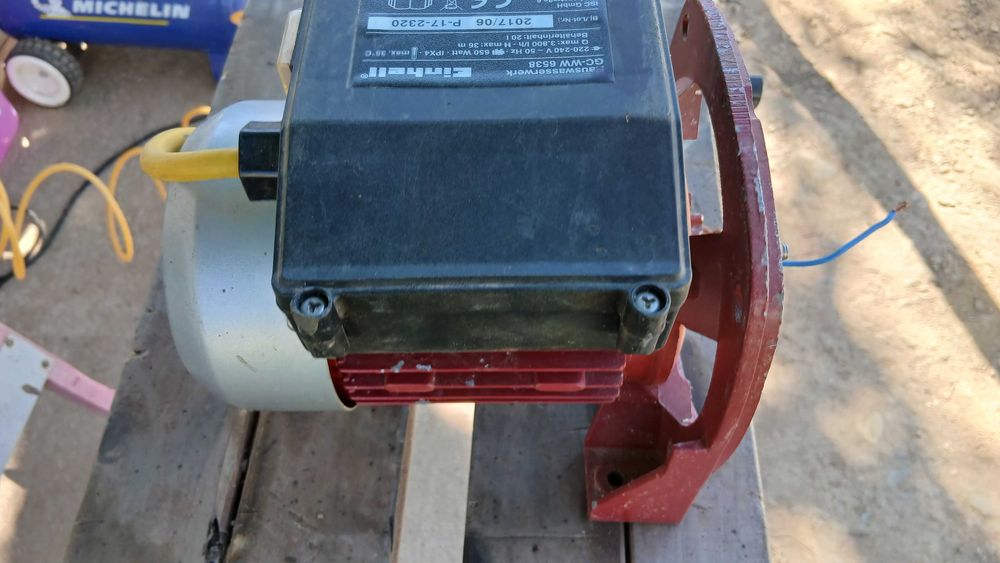 Motor elétrico Einhell. 220-240 VCA, 650 W.
