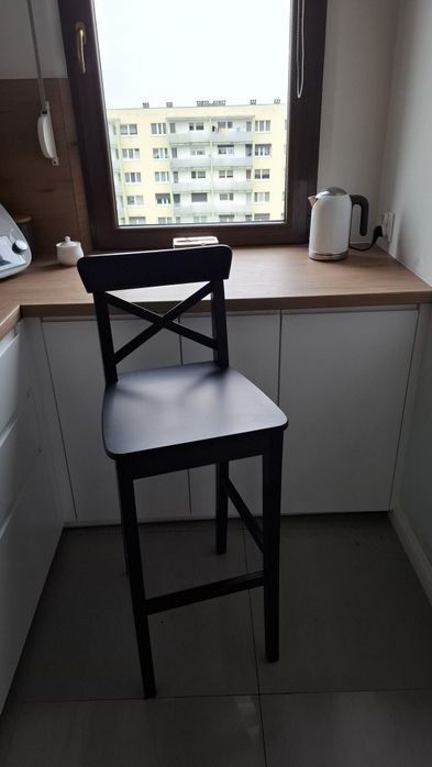 Hoker krzesło IKEA INGOLF z oparciem – drewniany
Hoker IKEA