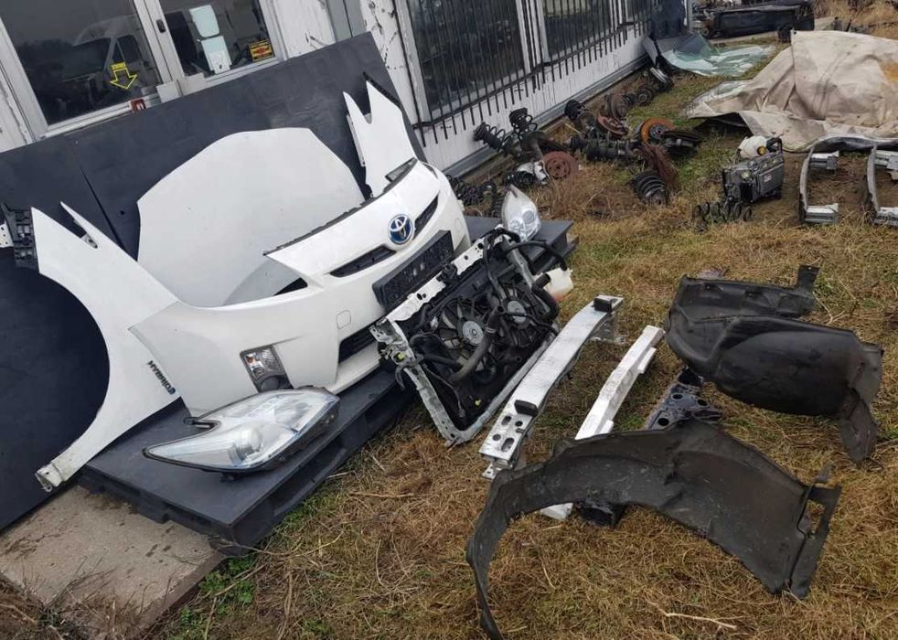 Prius капот бампер фара фонарь дверь двигатель стабилизатор блок крыло