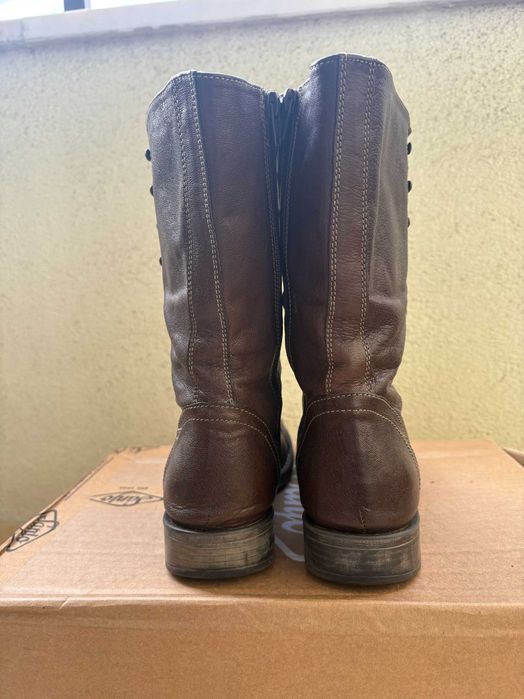 Botas castanhas pele Benetton