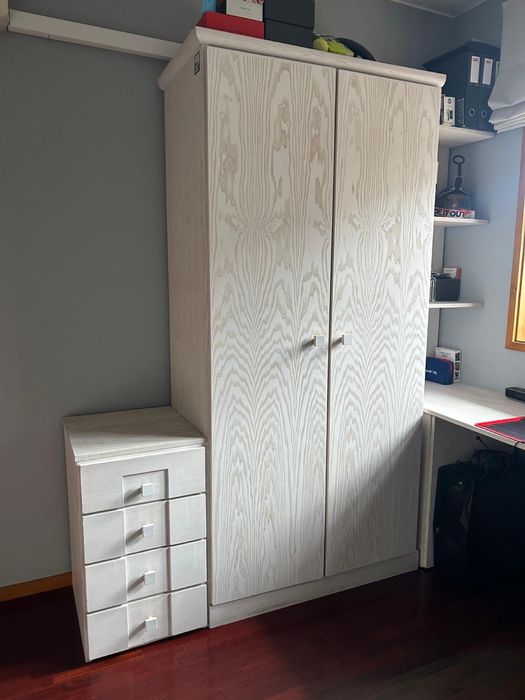 Conjunto de quarto *cama dupla*roupeiro*secretaria*movel arrumos*