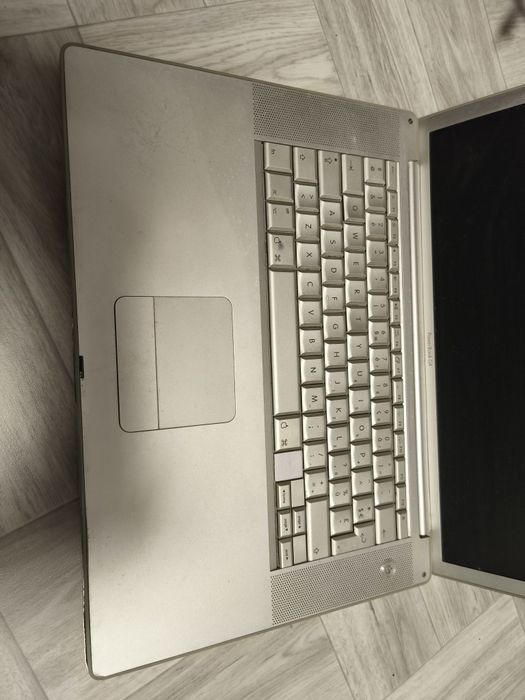 Apple PowerBook G4
Комп'ютер