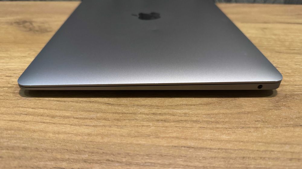  MacBook Air 13 2020 M1 16GB RAM 512GB SSD Silver