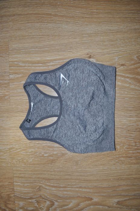 Gymshark спортивный топ