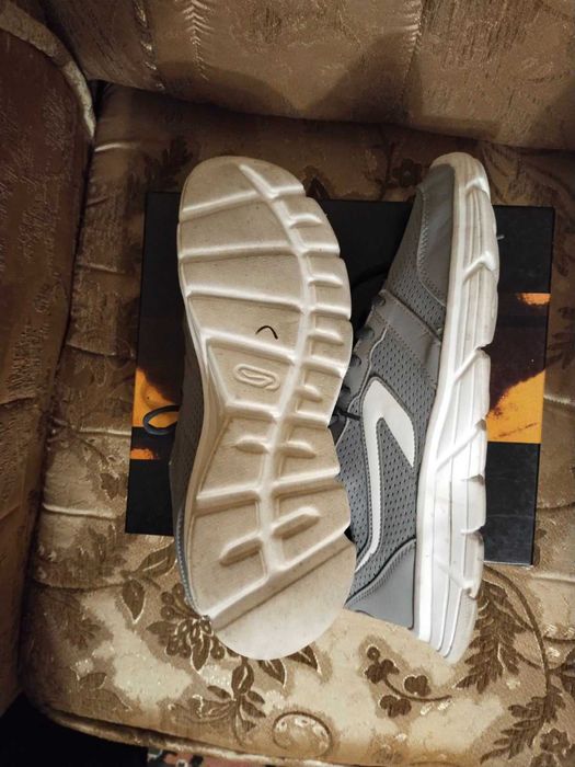 Кросівки чоловічі Decathlon Ekiden One сірі 43 р.