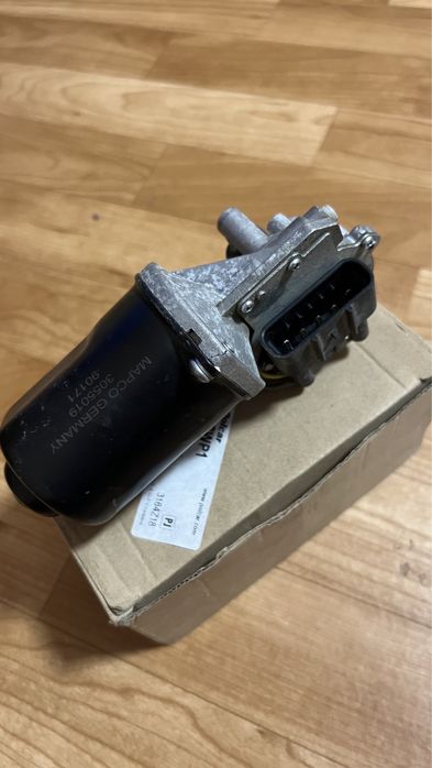 Мотор стеклоочестителя любового стекла