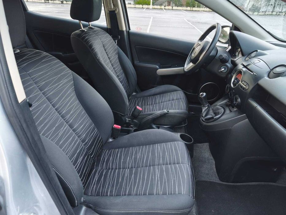 Mazda 2 100.000km como novo