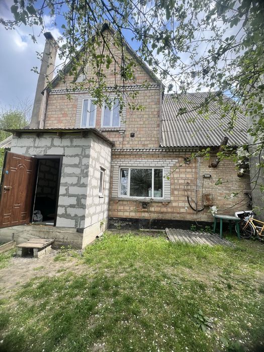 Жорнівка продаж пів будинку 4 кімнати Газ/Камін з виходом в Ліс