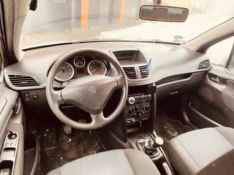 sprzedam  peugeota 207 rok 2008 poj 1,4 8v +GAZ