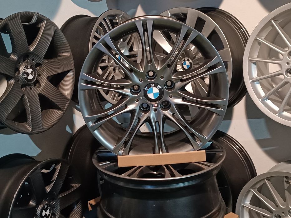 Jantes 18 bmw style 135 pack M original
Pintura policromio sombreado.