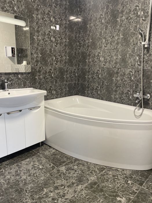 Оренда 2-х кімнатної квартири Центр Новобудова