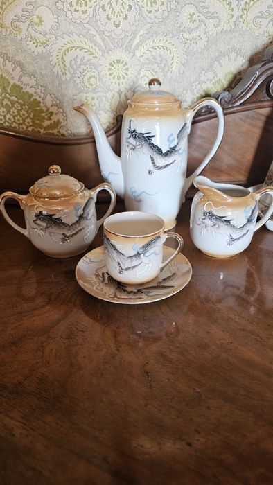 Serviço de café em porcelana