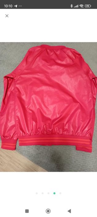 Тендовий червоний бомбер,жiночiй.