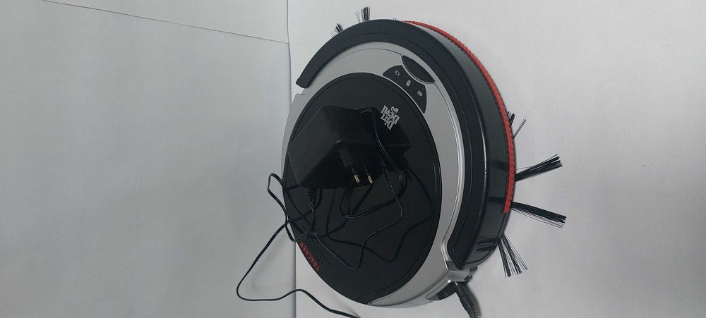 Робот пилосос Dirt Devil M613