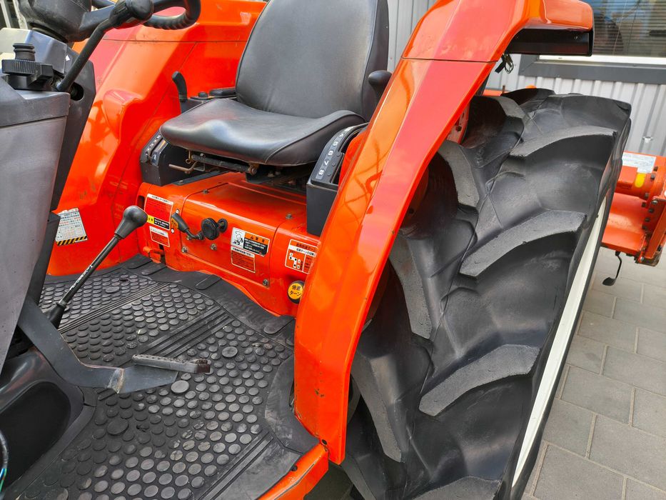 Японський трактор Hinomoto Nx 400, Kubota GL 400