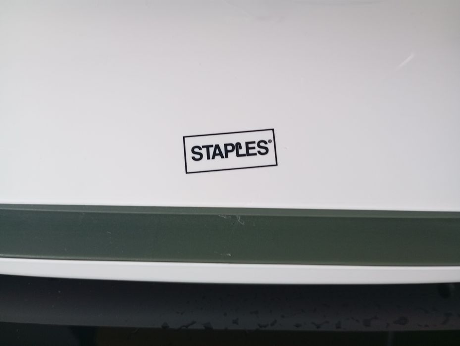 Plastificadora térmica compacta Staples (modelo A4 / Pouch Laminator)