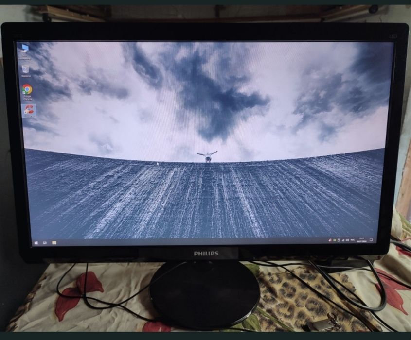 Монитор Philips 247e. 1920-1080 Ful hd.