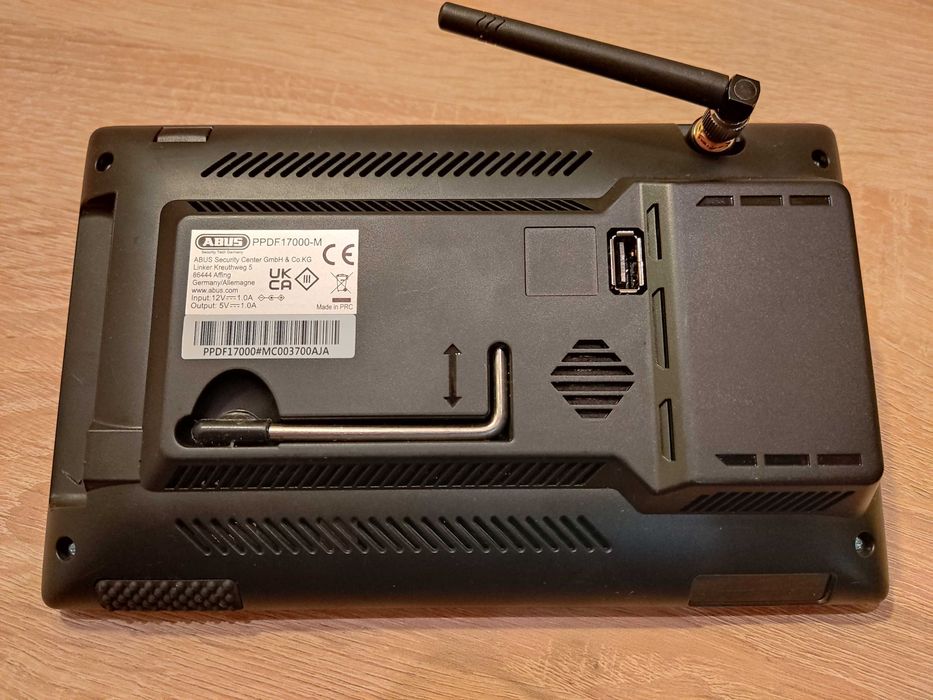 Monitor / Stacja do 4'ech Kamer WIFI jednocześnie - Okazja