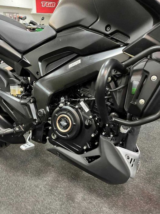 Мотоцикл Bajaj Dominar 400