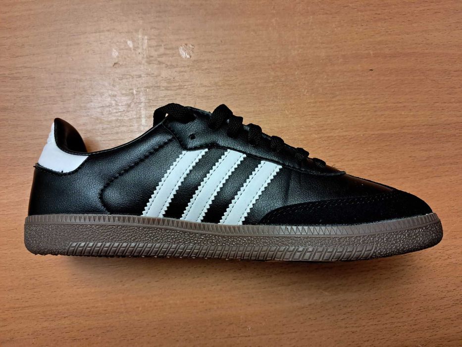 Детские Кроссовки adidas 38 размер стелька 24см