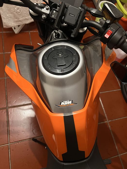 Moto KTM Duke 790