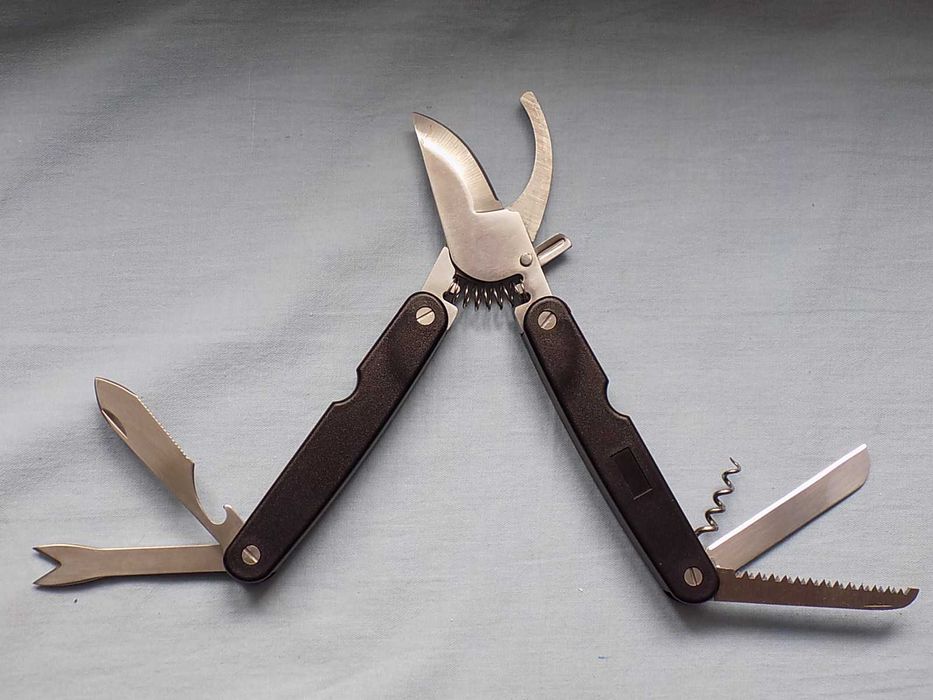 Sekator ogrodowy Multi - Tool .Nóż, piła, korowanie, korkociąg i inne.