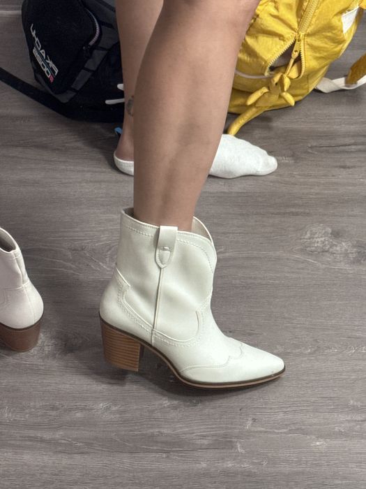 Козаки, ботінки взуття, казаки pull&bear 40