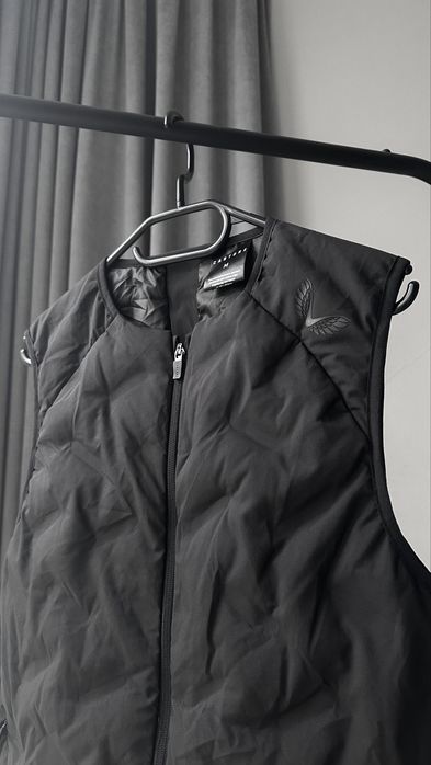 Жилетка для бігу Castore