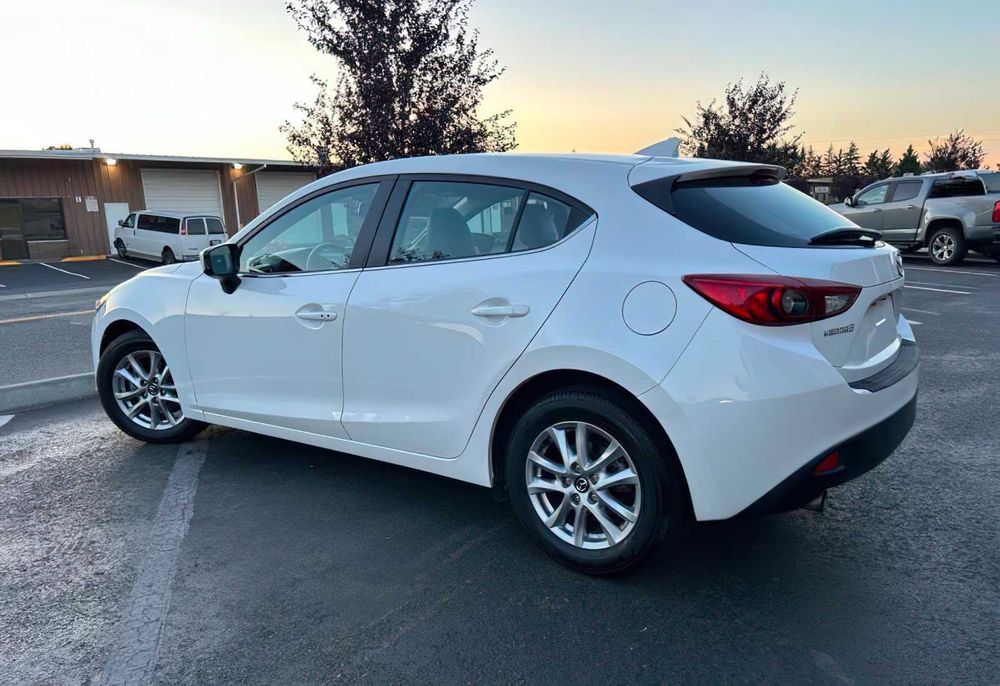 Mazda 3      2016