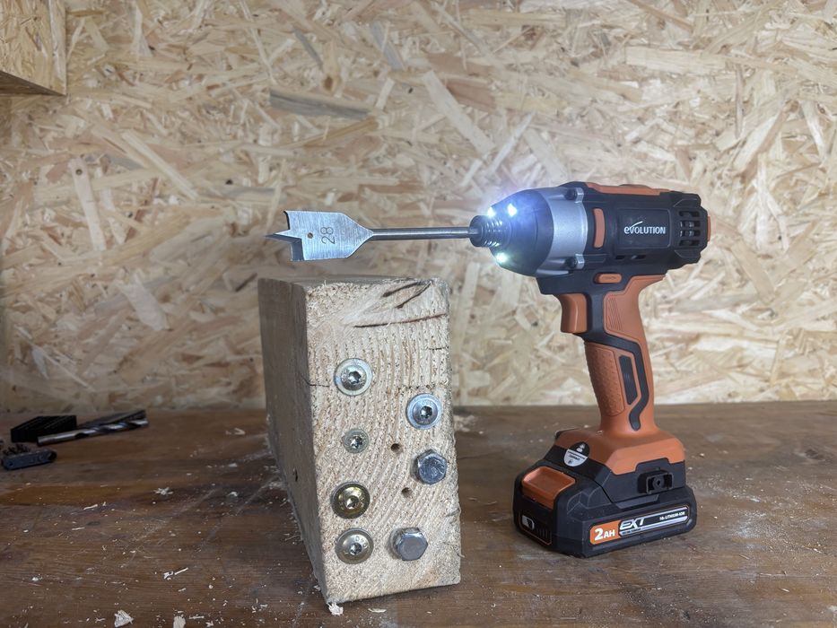 Zakrętarka Evolution Erbauer 18v