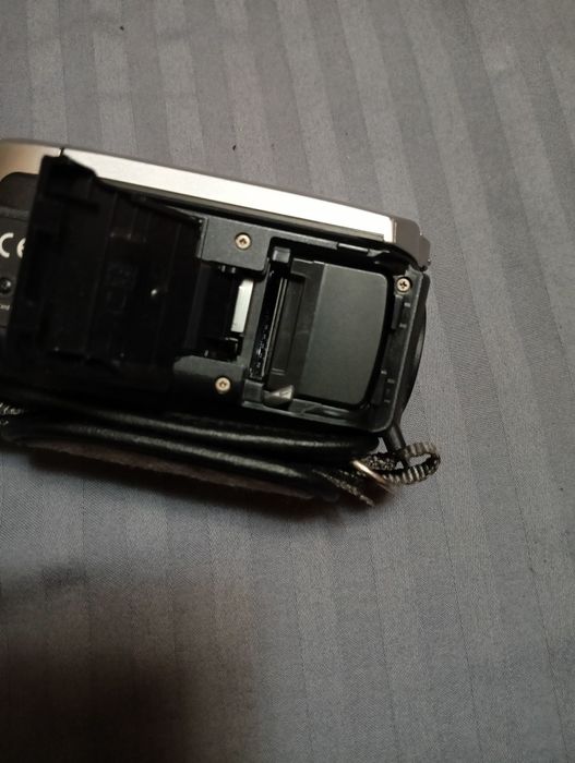 Видео камера Canon FS100.