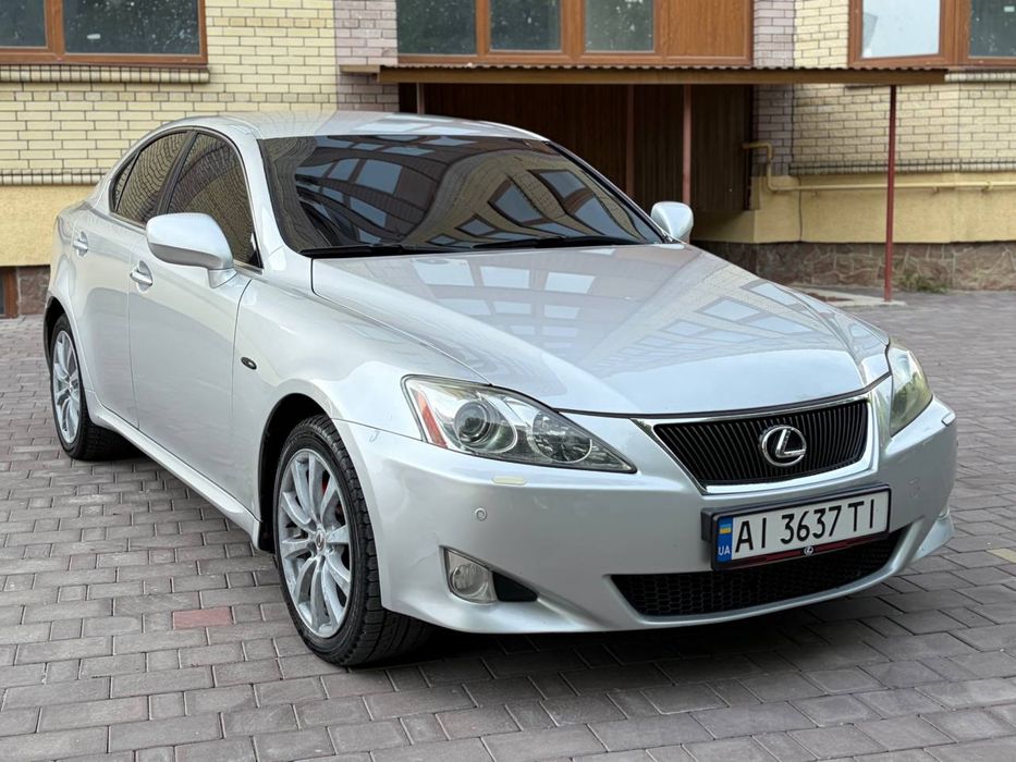 Продам Lexus IS220d