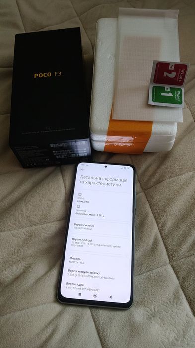 Продам смартфон Poco F3