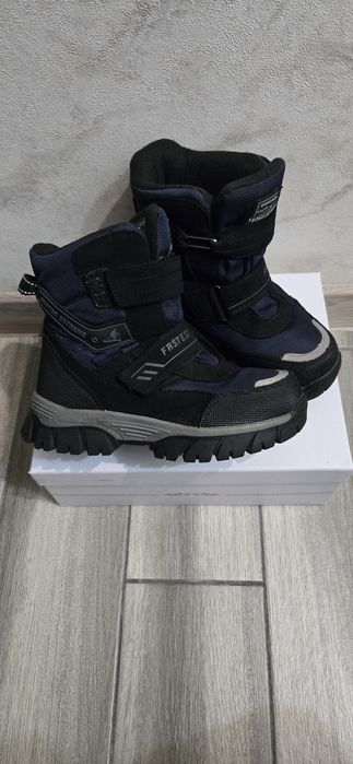 Зимние  сапоги на мальчика