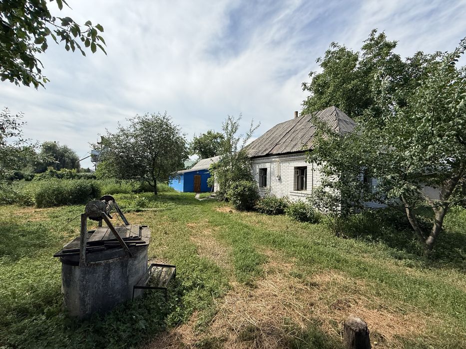 Продаж будинку з великою земельною ділянкою 16 соток м. Березань (Ки ївська обл.)
