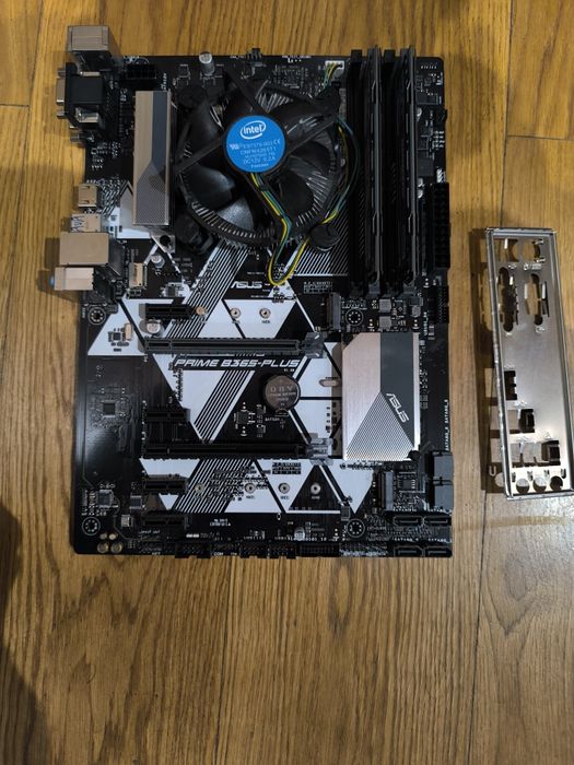 Zestaw,plyta główna, Core I5-9400F,RAM 16 Gb.