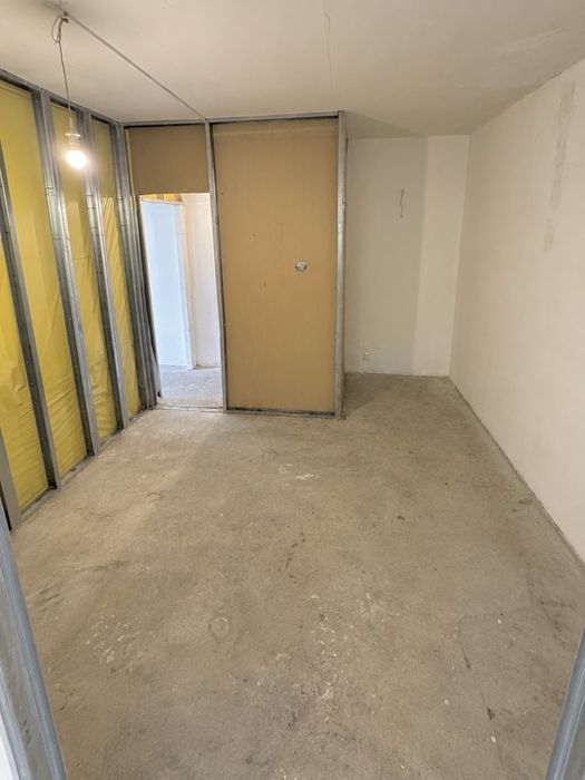 Magazyn 30m2 prywatny parking brama zamykana
