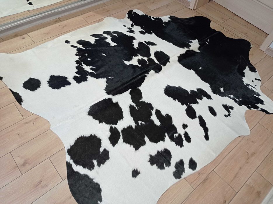 Ogromna Skóra Krowia Naturalna 230x200 cm – Łaciata, Unikat