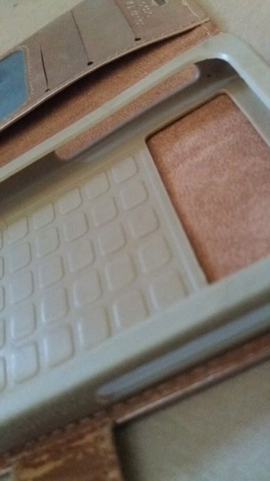 Продам чехол-книжку для телефону; 100 грн, універсальна