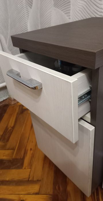 Тумба прикроватная