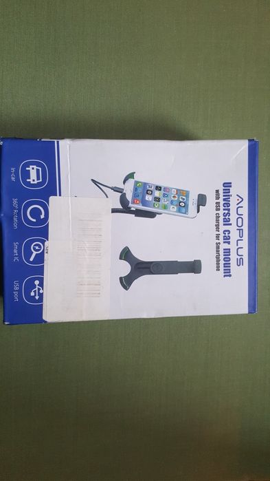 Держатель телефона в авто с зарядкой.