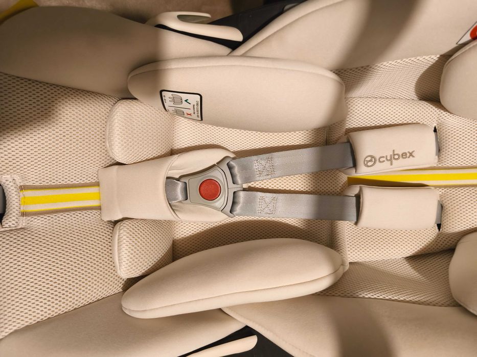 Fotelik samochodowy CYBEX CLOUD G I-SIZE PLUS