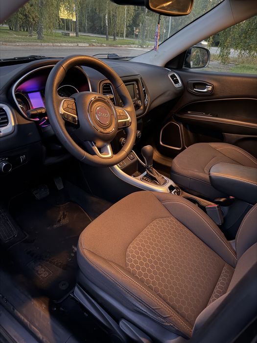 Продам Jeep Compass