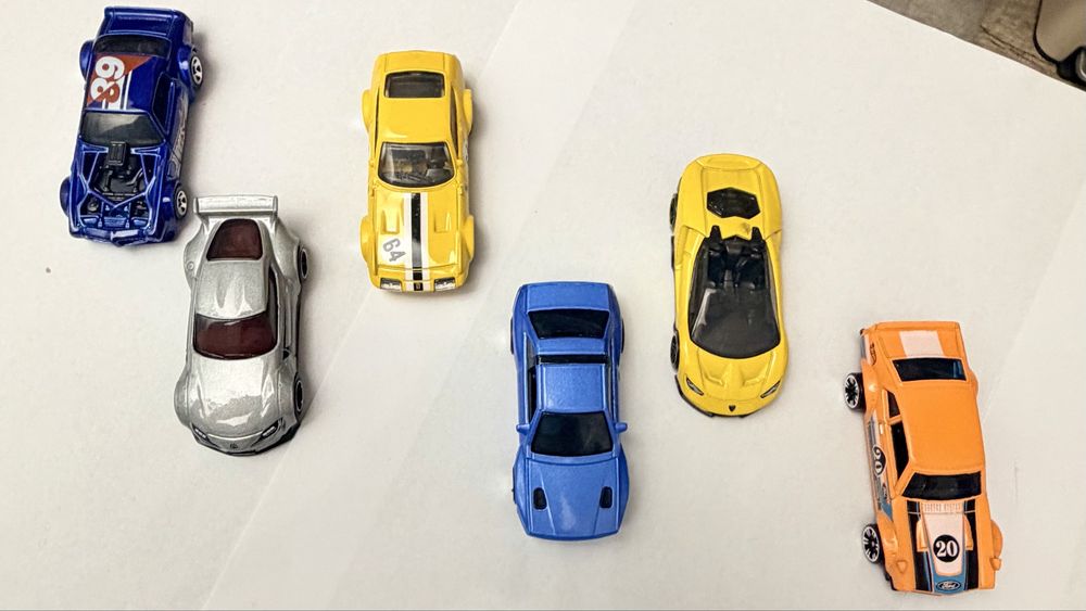 Машинки Hot Wheels