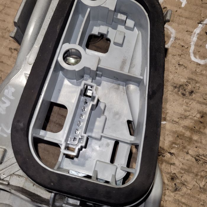 Wkład lampy oprawa żarówek tył lewa vw polo IV 9N LIFT 2007r