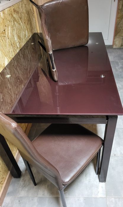 Mesa vidro e 6 cadeiras