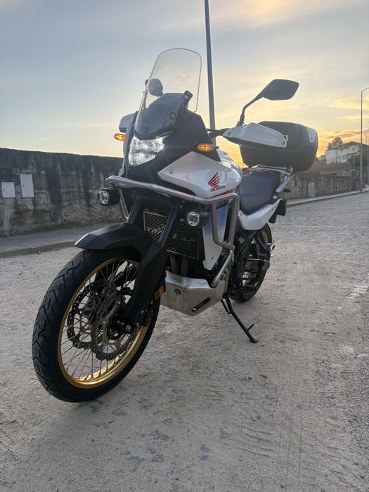 Honda  Transalp 750 ( Com 2650€ em extras originais )