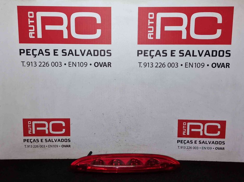 Luz Stop Adicional / 3º Stop - PEUGEOT 208 I